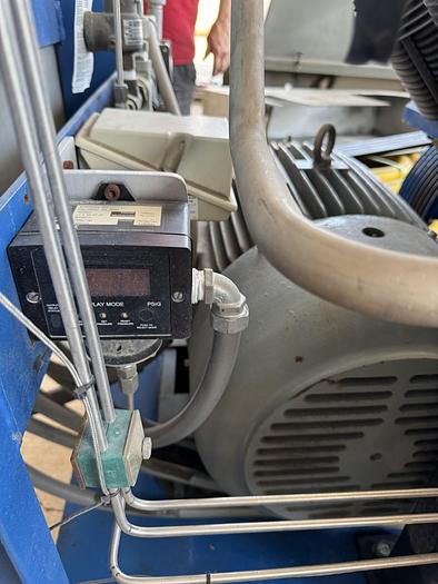 Used RIX 4VX SERIES 40HP Helium compressor 60 scfm 50 psi to 3300 psi