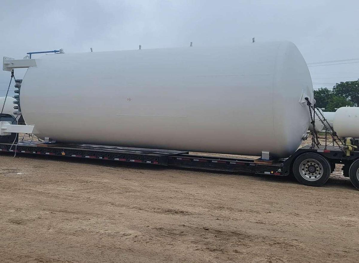 Used 18,000 Gallon Vertical LNG Cryogenic Storage Tank