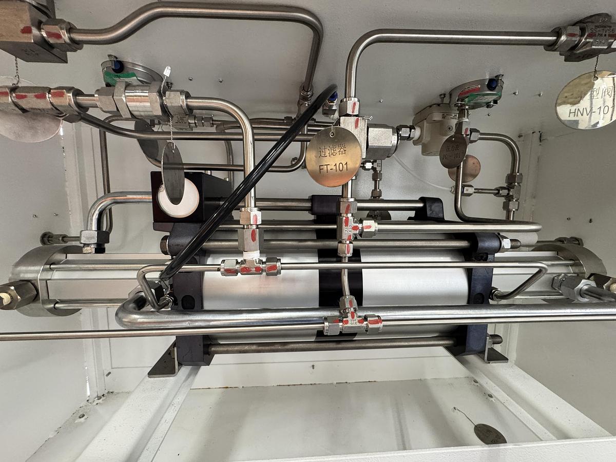 Used 350 Bar Hydrogen Compressor, H2 Fueling Booster Unit with H2 Nozzle (5076 PSI)