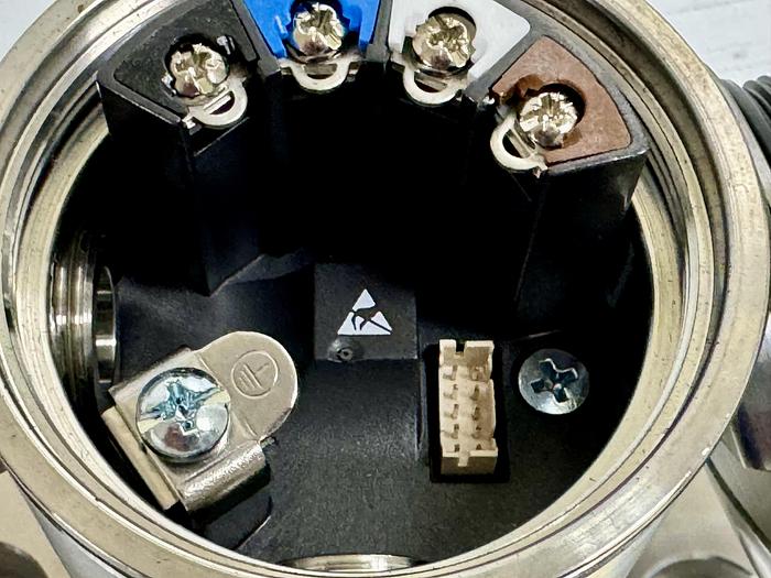 Used E+H Deltabar FMD72 Pressure System MWP 60psi 316L