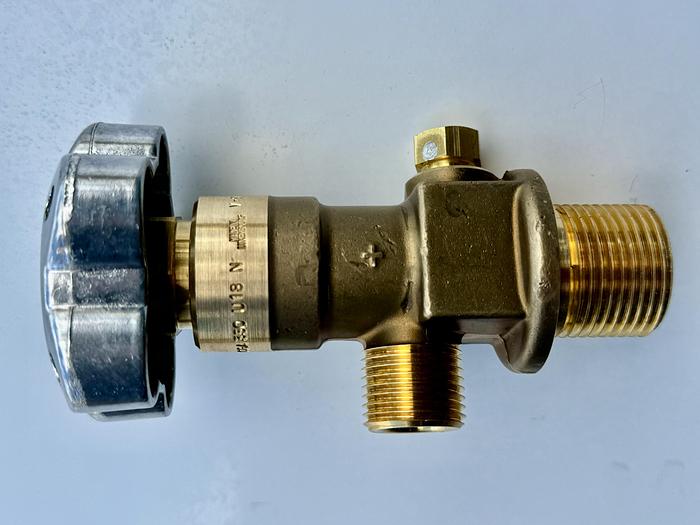 Gas Valve CGA350 - 3360 psi 316L - D20030511 Brass Sold by cases (20 units in a case)