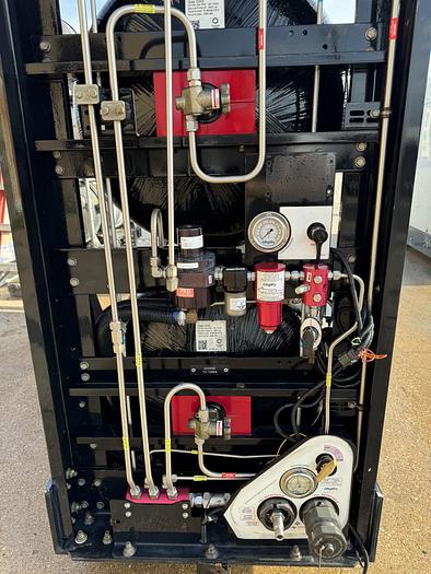 Used 120 GGE CNG Storge- 3 pack, Back fo the Truck, Type 4 cylinders, 26x80 (Capacity: 41.1 GGE / 489.1 Liters)