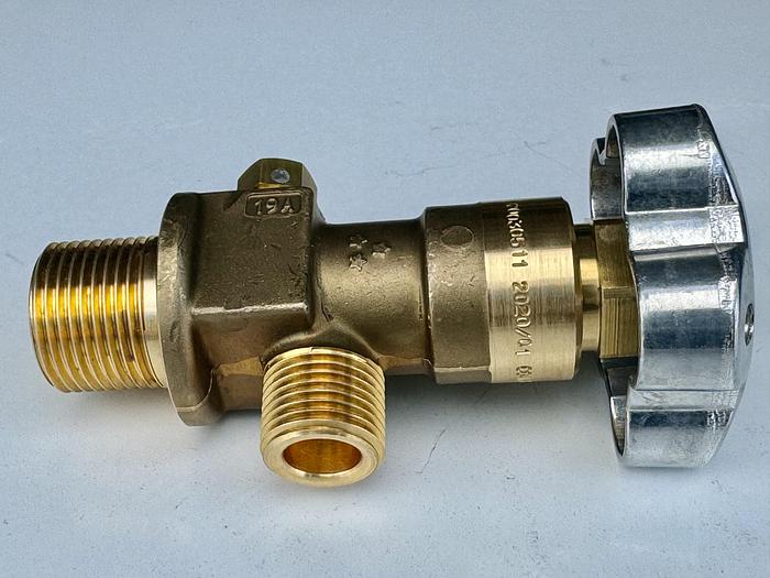 Gas Valve CGA350 - 3360 psi 316L - D20030511 Brass Sold by cases (20 units in a case)