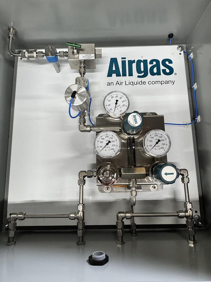 Used Hydrogen Switchover Manifold w/ Excess Flow and Estop Protection
