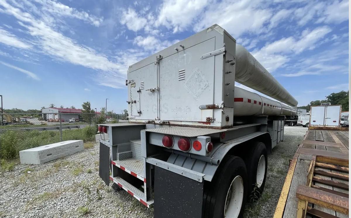 Used 40-foot 3,855 PSI, Class 1 High Pressure Trailer for CNG, Hydrogen, Nitrogen Service