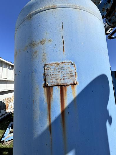 Used PNEUMATECH HEATLESS REGENERATIVE AIR DRYER with 2 150 PSI Silvan Pneumatic Tanks