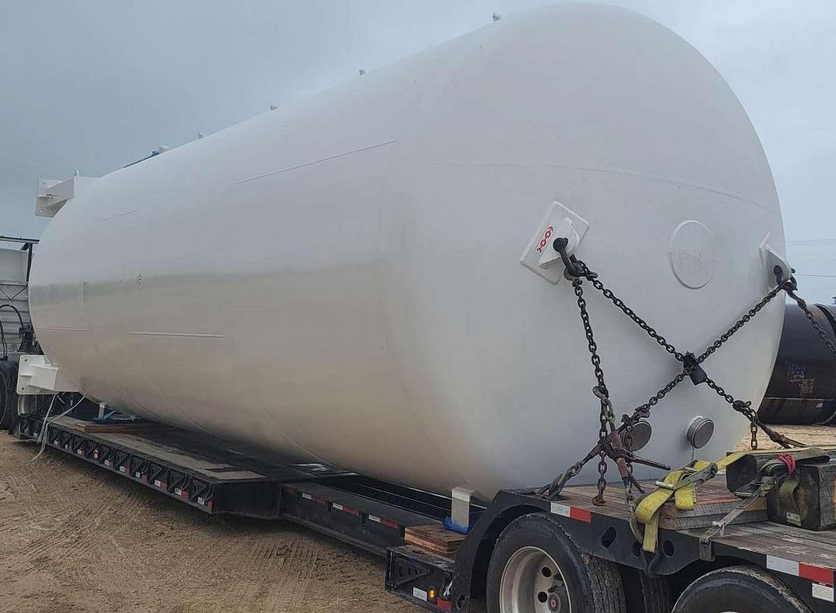 Used 18,000 Gallon Vertical LNG Cryogenic Storage Tank