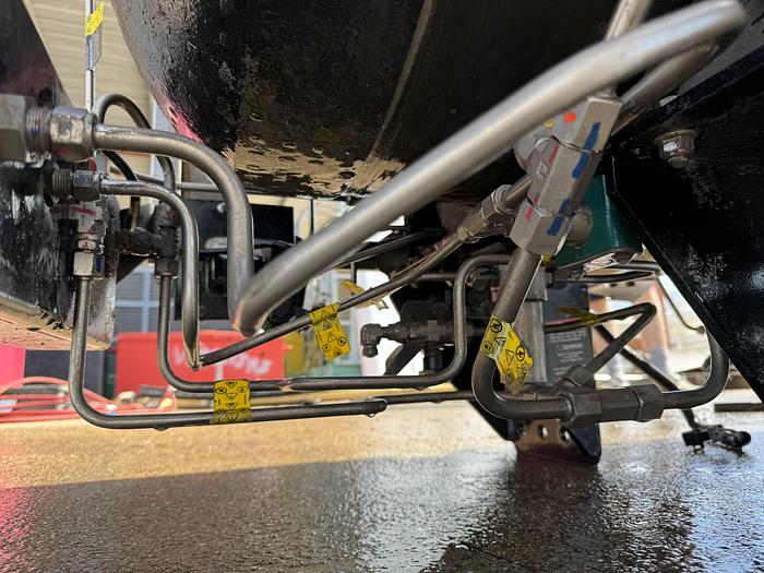 Used 143 GGE CNG Storage Package - Quantum, Back of the cab, 3 tanks pack. Tanks 26x72 (Capacity: 46.7 or 500L each)