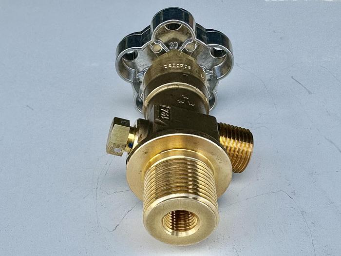 Gas Valve CGA350 - 3360 psi 316L - D20030511 Brass Sold by cases (20 units in a case)