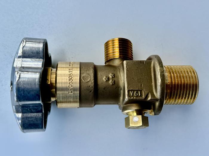 Gas Valve CGA350 - 3360 psi 316L - D20030511 Brass Sold by cases (20 units in a case)