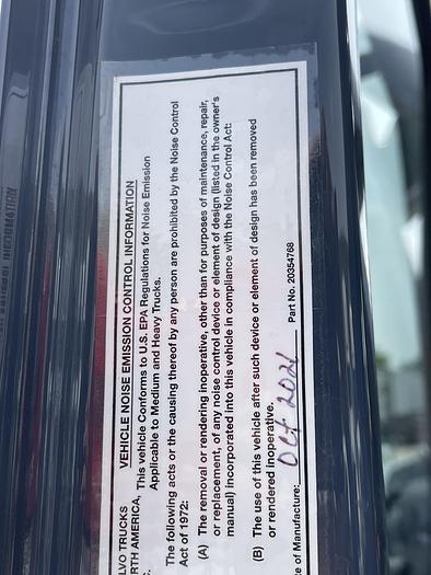 2022 Volvo VNL64, Cummins ISX 12L 400HP CNG Engine, Amazon Truck, 600 miles only