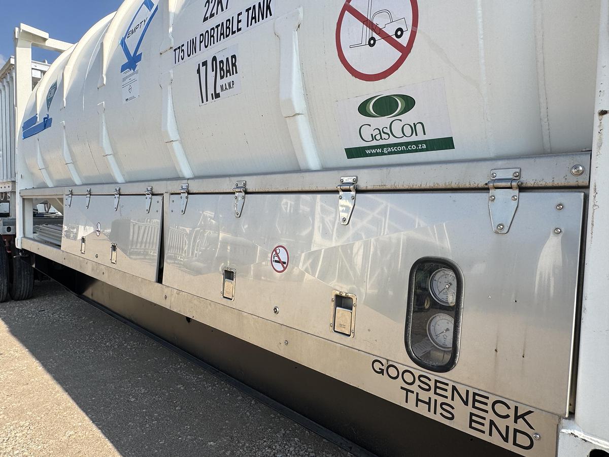 Mobile Cryogenic Gas Trailer with Storage and Regasification (Storage Vessel 22,000L) (Regassification 15,000 SCFH)