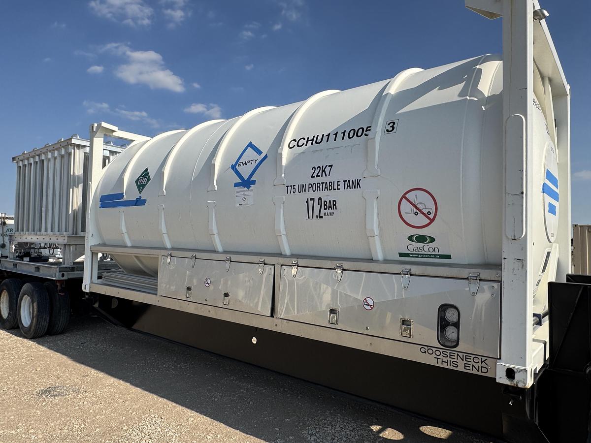 Mobile Cryogenic Gas Trailer with Storage and Regasification (Storage Vessel 22,000L) (Regassification 15,000 SCFH)