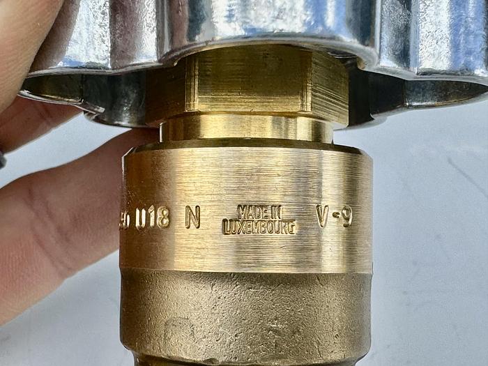 Gas Valve CGA350 - 3360 psi 316L - D20030511 Brass Sold by cases (20 units in a case)