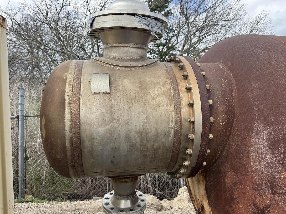 Used 2 million SCF/Hr 720 PSI Steam Sparged / Water Ballast Cryogenic Vaporizer LOX; LIN; LAR