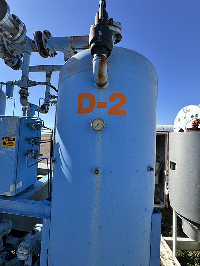 Used PNEUMATECH HEATLESS REGENERATIVE AIR DRYER with 2 150 PSI Silvan Pneumatic Tanks