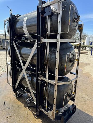 Used 143 GGE CNG Storage Package - Quantum, Back of the cab, 3 tanks pack. Tanks 26x72 (Capacity: 46.7 or 500L each)