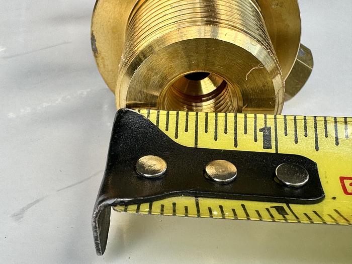 Gas Valve CGA350 - 3360 psi 316L - D20030511 Brass Sold by cases (20 units in a case)