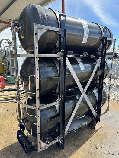 Used 143 GGE CNG Storage Package - Quantum, Back of the cab, 3 tanks pack. Tanks 26x72 (Capacity: 46.7 or 500L each)