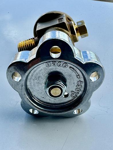 Gas Valve CGA350 - 3360 psi 316L - D20030511 Brass Sold by cases (20 units in a case)