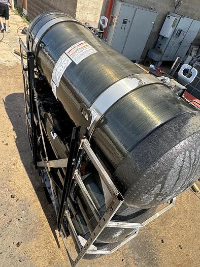 Used 143 GGE CNG Storage Package - Quantum, Back of the cab, 3 tanks pack. Tanks 26x72 (Capacity: 46.7 or 500L each)