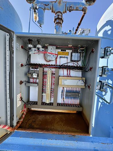 Used PNEUMATECH HEATLESS REGENERATIVE AIR DRYER with 2 150 PSI Silvan Pneumatic Tanks