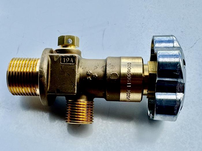 Gas Valve CGA350 - 3360 psi 316L - D20030511 Brass Sold by cases (20 units in a case)