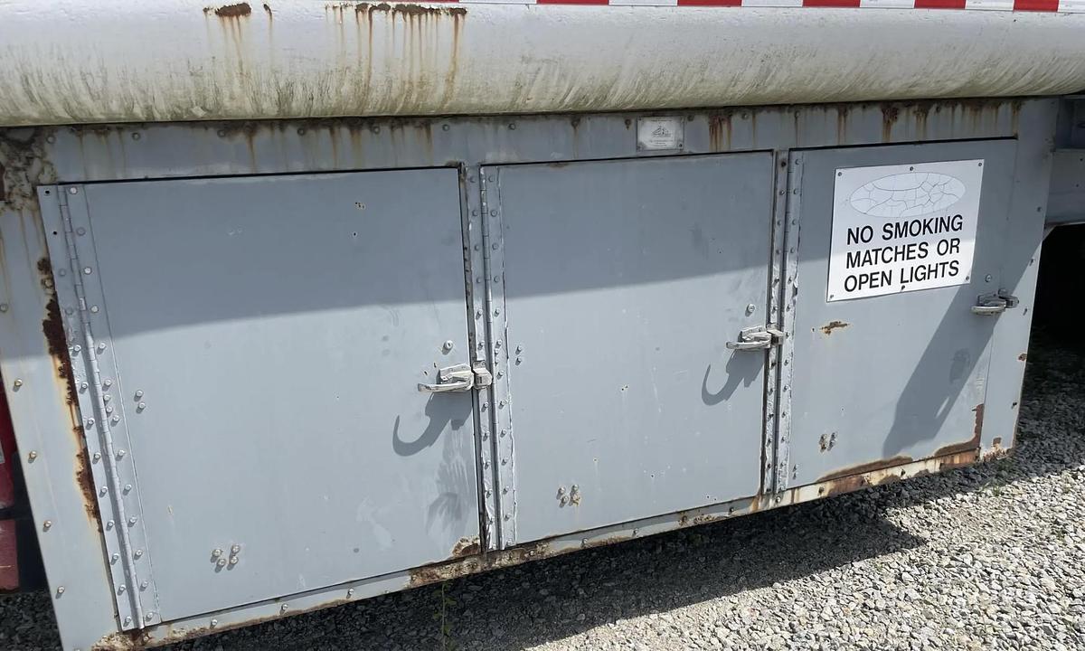 Used 40-foot 3,855 PSI, Class 1 High Pressure Trailer for CNG, Hydrogen, Nitrogen Service