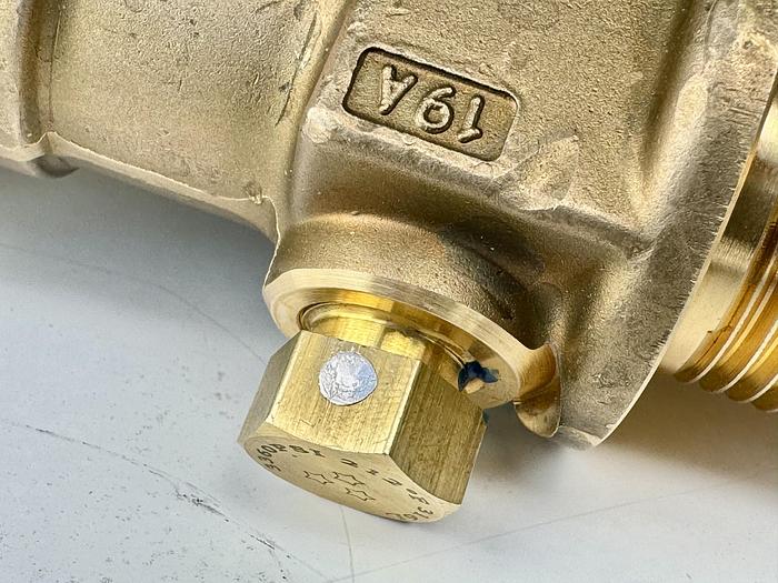 Gas Valve CGA350 - 3360 psi 316L - D20030511 Brass Sold by cases (20 units in a case)