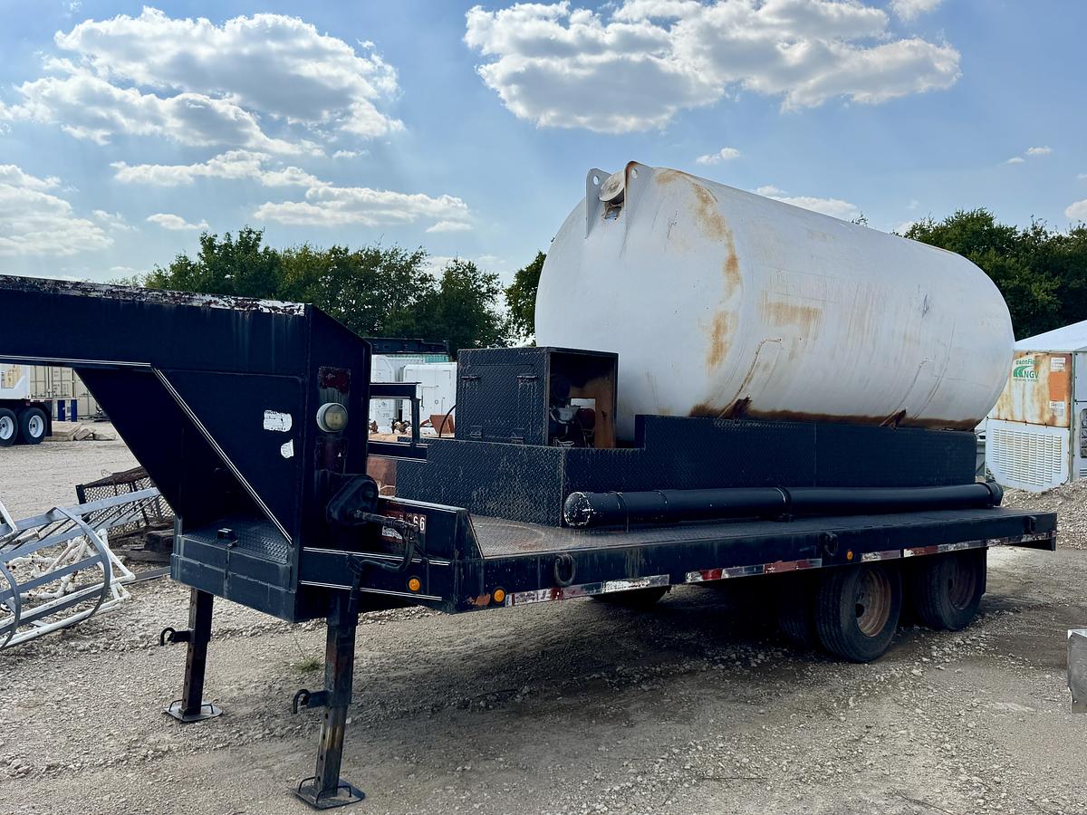 Used Advance Tank Mfg 600 Gallon on 20 ft Goose neck trailer