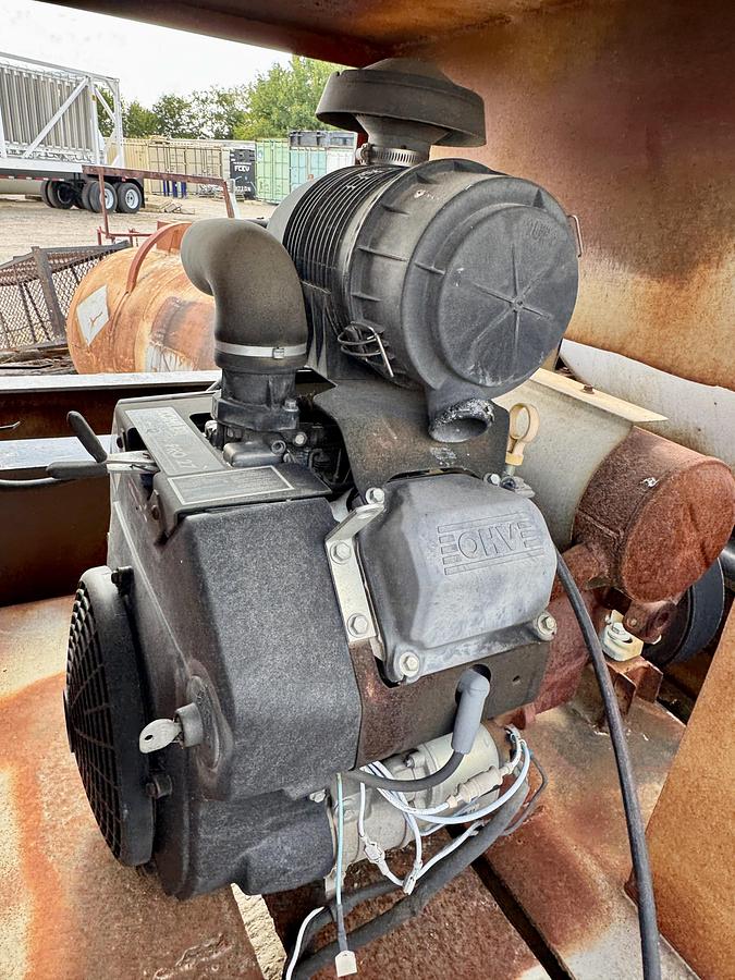 Used Advance Tank Mfg 600 Gallon on 20 ft Goose neck trailer