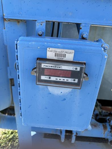 Used PNEUMATECH HEATLESS REGENERATIVE AIR DRYER with 2 150 PSI Silvan Pneumatic Tanks
