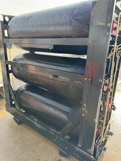 Used 120 GGE CNG Storge- 3 pack, Back fo the Truck, Type 4 cylinders, 26x80 (Capacity: 41.1 GGE / 489.1 Liters)