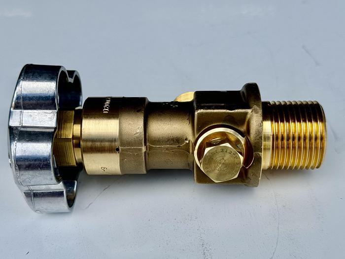 Gas Valve CGA350 - 3360 psi 316L - D20030511 Brass Sold by cases (20 units in a case)