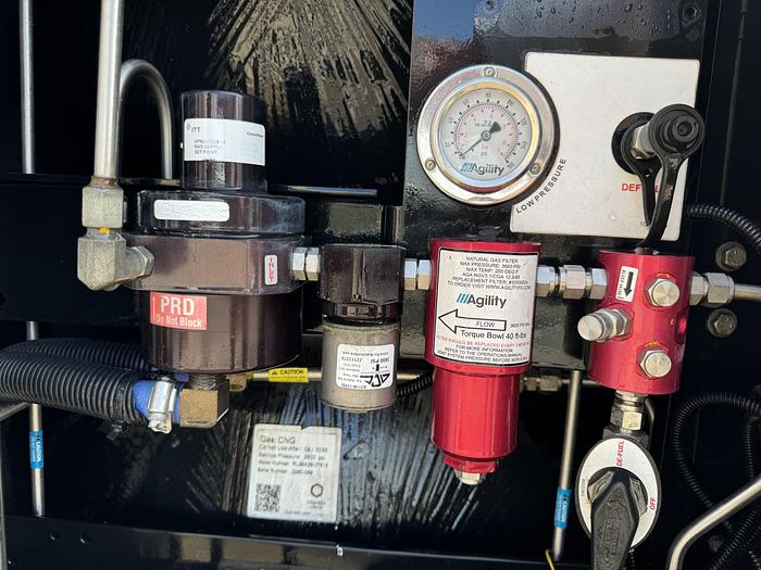 Used 120 GGE CNG Storge- 3 pack, Back fo the Truck, Type 4 cylinders, 26x80 (Capacity: 41.1 GGE / 489.1 Liters)