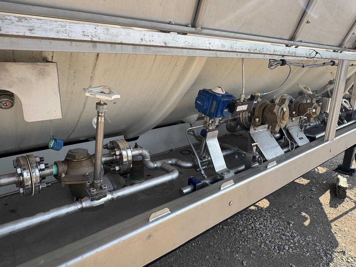 Mobile Cryogenic Gas Trailer with Storage and Regasification (Storage Vessel 22,000L) (Regassification 15,000 SCFH)