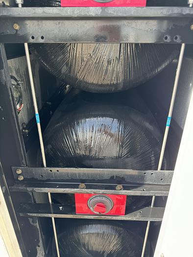 Used 120 GGE CNG Storge- 3 pack, Back fo the Truck, Type 4 cylinders, 26x80 (Capacity: 41.1 GGE / 489.1 Liters)