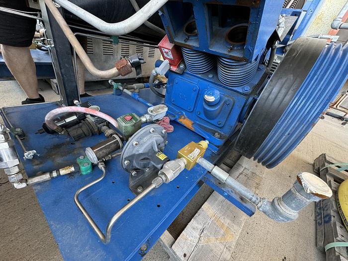 Used RIX 4VX SERIES 40HP Helium compressor 60 scfm 50 psi to 3300 psi