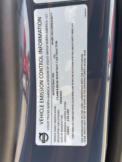 2022 Volvo VNL64, Cummins ISX 12L 400HP CNG Engine, Amazon Truck, 600 miles only