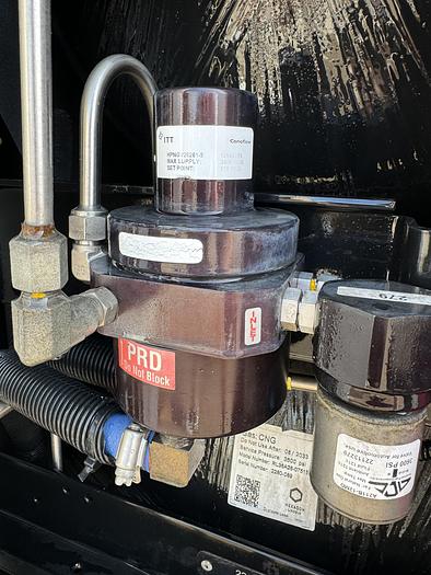 Used 120 GGE CNG Storge- 3 pack, Back fo the Truck, Type 4 cylinders, 26x80 (Capacity: 41.1 GGE / 489.1 Liters)