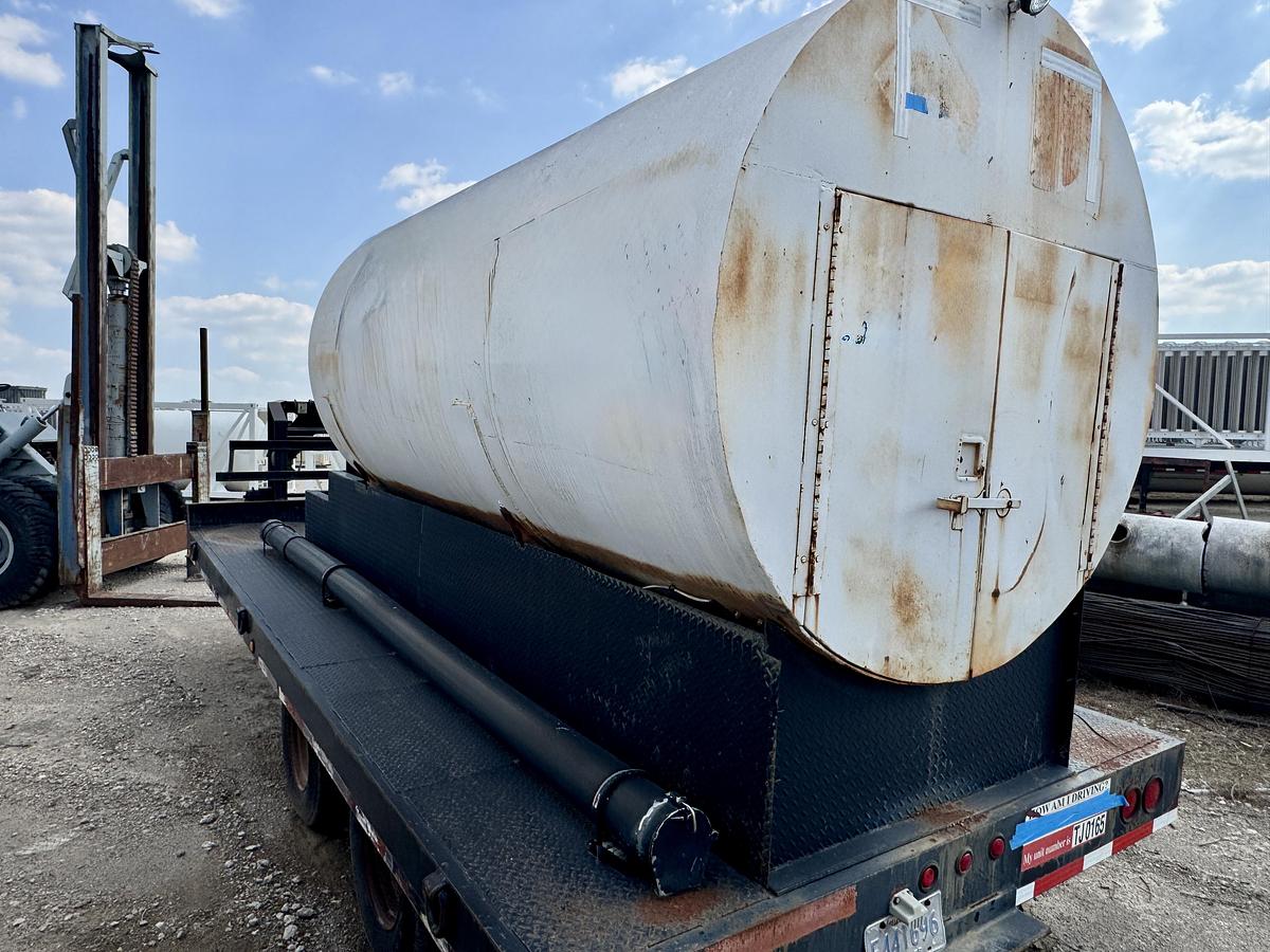 Used Advance Tank Mfg 600 Gallon on 20 ft Goose neck trailer