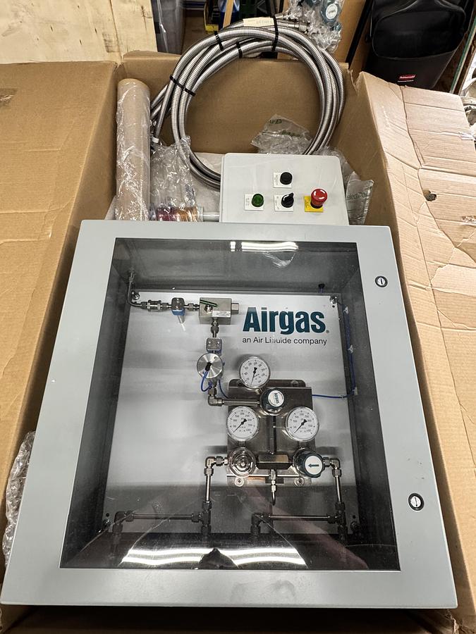 Used Hydrogen Switchover Manifold w/ Excess Flow and Estop Protection