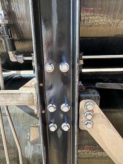 Used 143 GGE CNG Storage Package - Quantum, Back of the cab, 3 tanks pack. Tanks 26x72 (Capacity: 46.7 or 500L each)