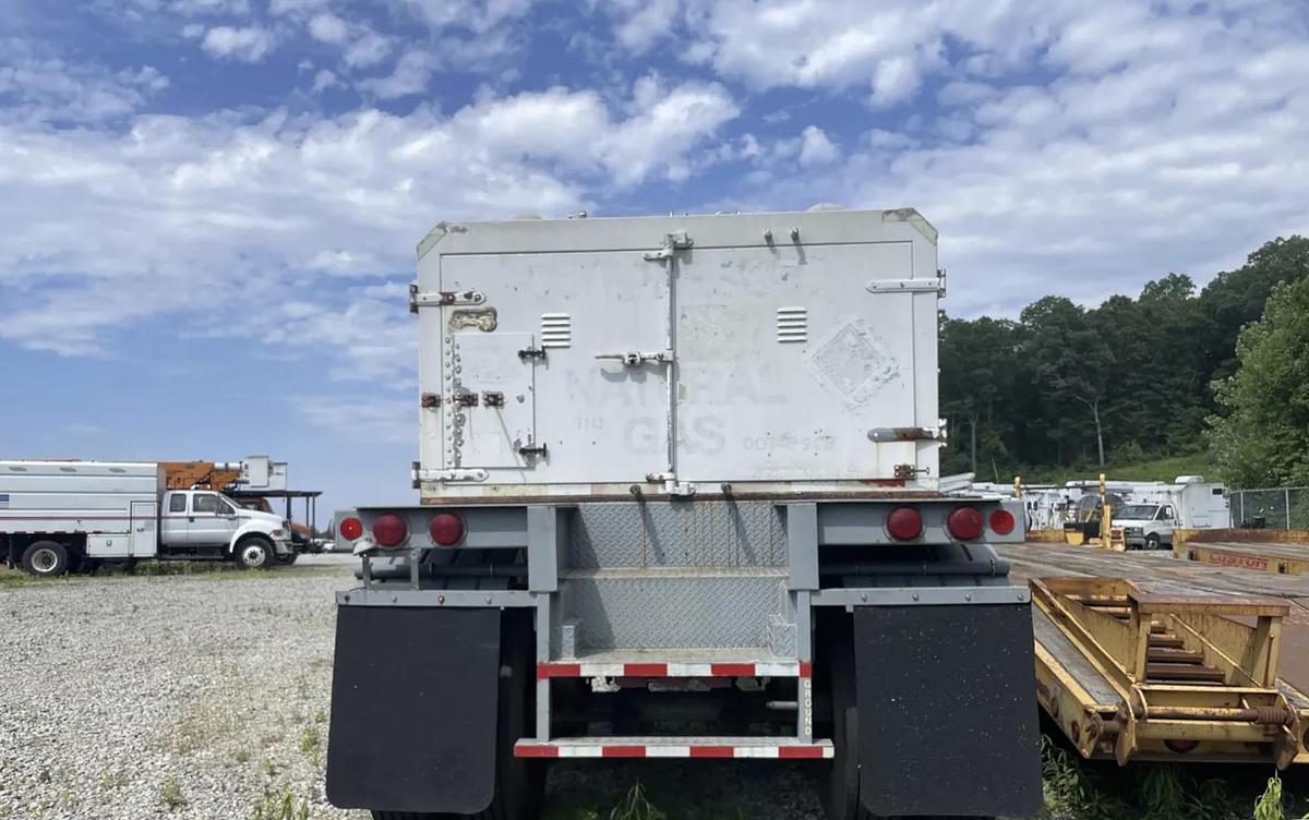 Used 40-foot 3,855 PSI, Class 1 High Pressure Trailer for CNG, Hydrogen, Nitrogen Service