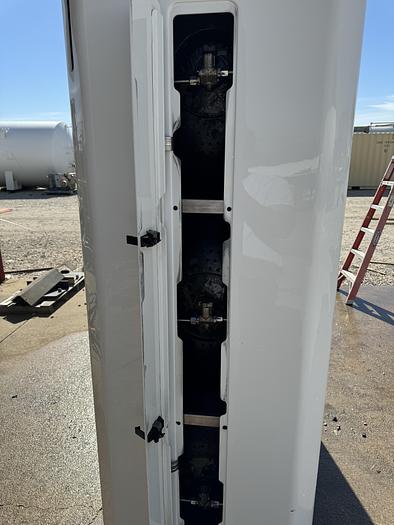 Used 143 GGE CNG Storage Package - Quantum, Back of the cab, 3 tanks pack. Tanks 26x72 (Capacity: 46.7 or 500L each)