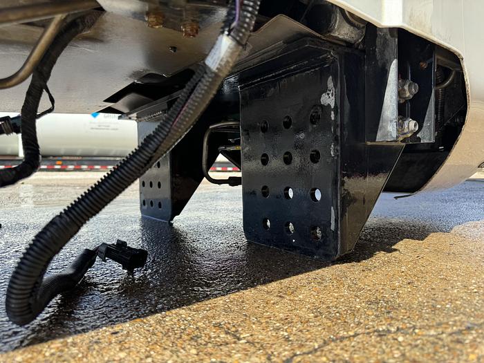 Used 143 GGE CNG Storage Package - Quantum, Back of the cab, 3 tanks pack. Tanks 26x72 (Capacity: 46.7 or 500L each)