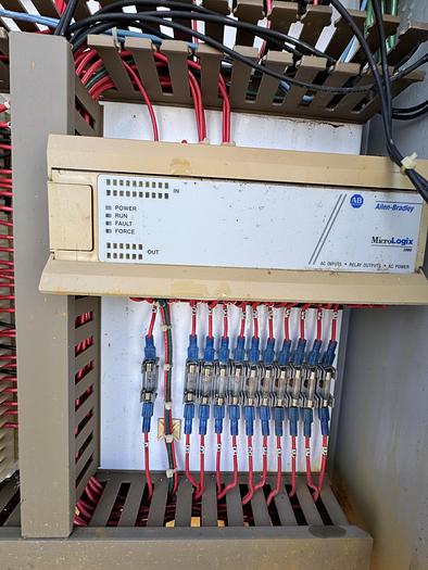 Used PNEUMATECH HEATLESS REGENERATIVE AIR DRYER with 2 150 PSI Silvan Pneumatic Tanks