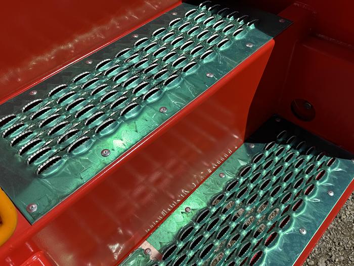 Used Brand NEW - Helium Tube Skid - 160,000 SCF at 3161 PSI. 40ft trailer with 34K GVWR 