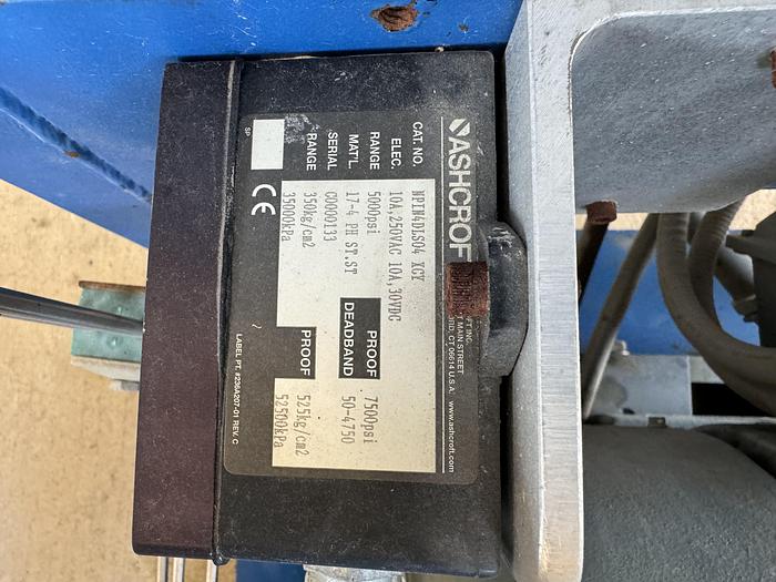 Used RIX 4VX SERIES 40HP Helium compressor 60 scfm 50 psi to 3300 psi