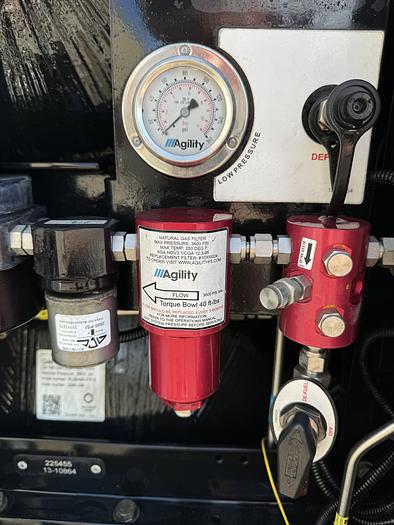 Used 120 GGE CNG Storge- 3 pack, Back fo the Truck, Type 4 cylinders, 26x80 (Capacity: 41.1 GGE / 489.1 Liters)